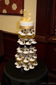wedding cupcakes - gold